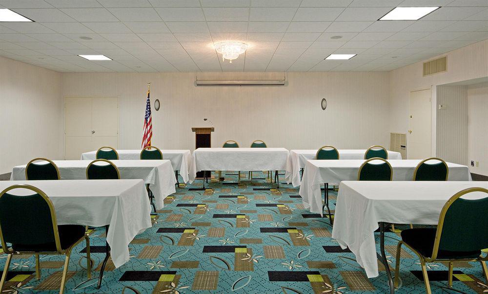 Days Inn By Wyndham Plattsburgh Einrichtungen foto